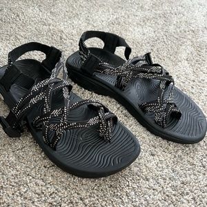 WOMENS CHACOS
